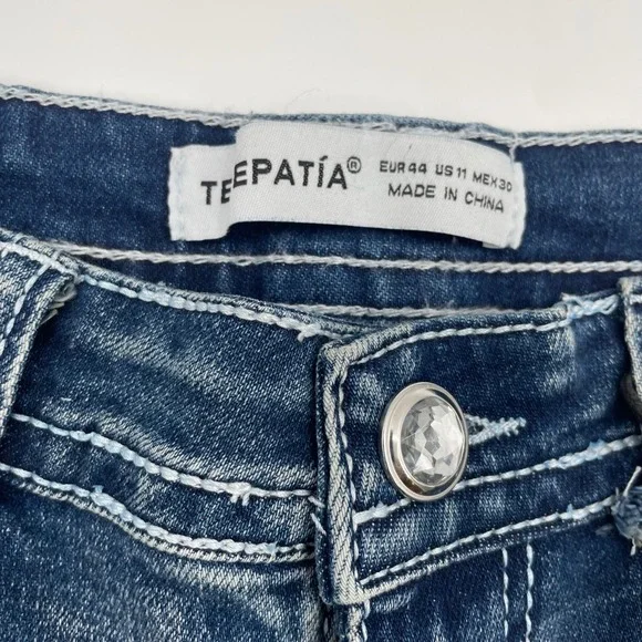 TELEPATIA Womens Blue Wash Wide Leg Mid Rise Jeans Size 11 30 Embellished Pocket - Picture 2 of 9